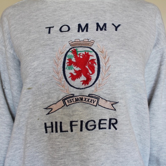 Vintage Tommy Hilfiger gray embroidered graphic crewneck sweatshirt - Picture 5 of 5